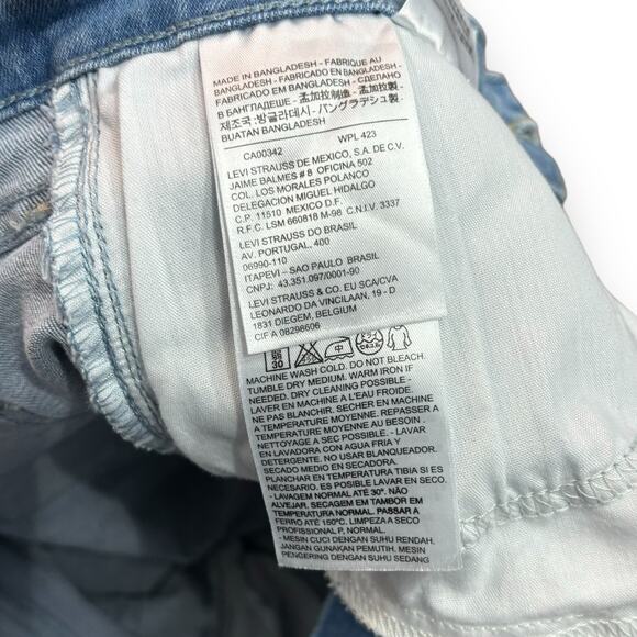 Levi’s White Tab Cuffed Bermuda Shorts Womens Size 10 Light Wash Rolled Jorts - Picture 7 of 7